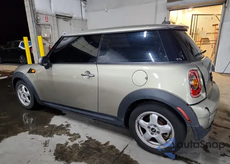 2010 Mini Cooper z USA, uszkodzony, nr VIN WMWMF3C58ATZ22375